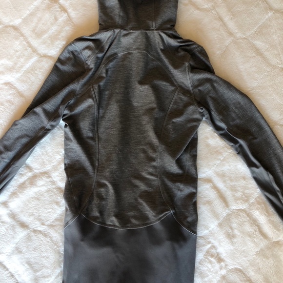 Lululemon Practice Jacket in Gray - Picture 2 of 5